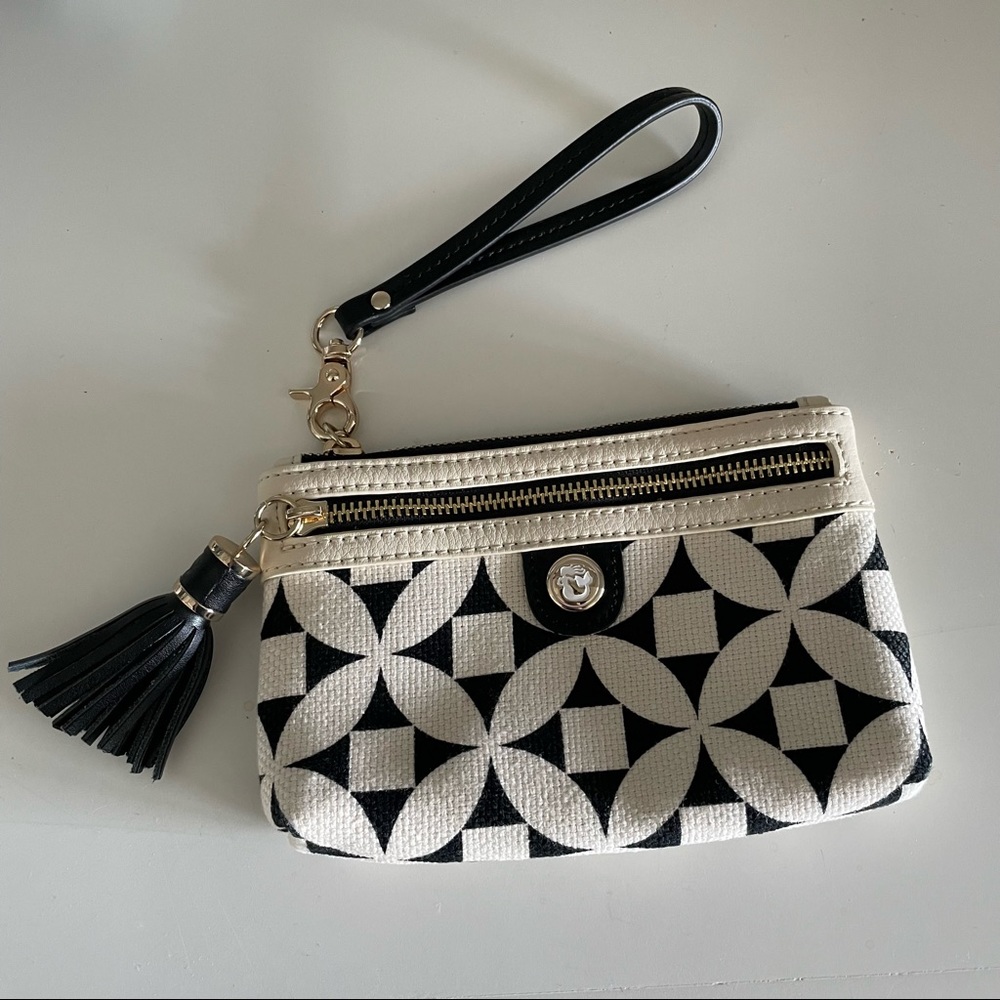 New Spartina Tassel Wristlet (Black and Off-White color)